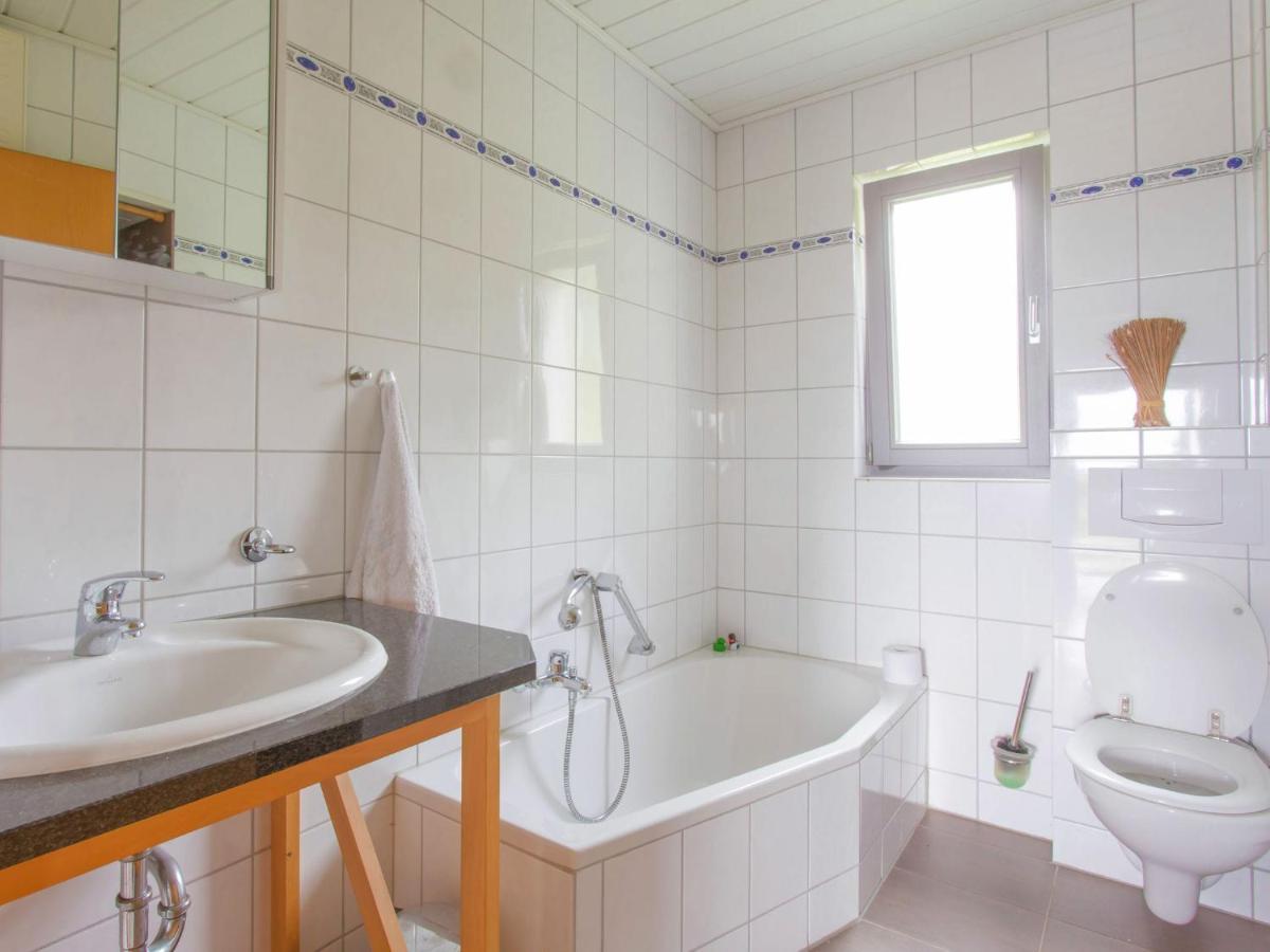 Villa Luxurious Farmhouse Near The Ski Area à Hellenthal Extérieur photo